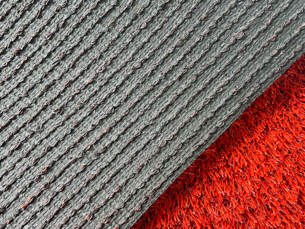 Cesped Importado 20mm ROJO 2x25m