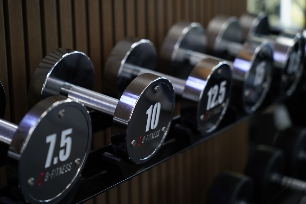 Mancuerna cromada con logo G-Fitness 10KG